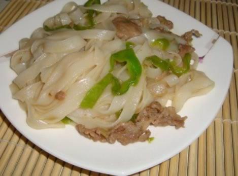 牛肉炒河粉的做法