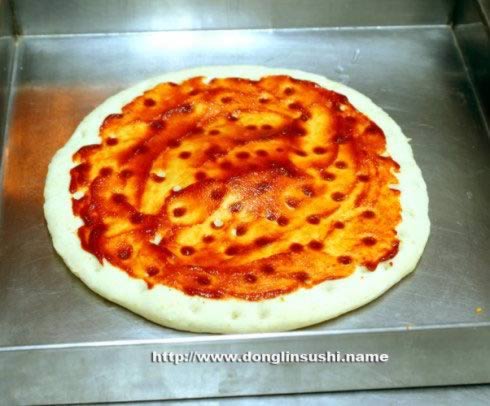 什锦鲜辣披萨的做法