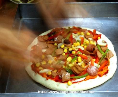 什锦鲜辣披萨的做法