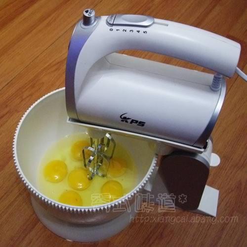 简易版海绵蛋糕的做法