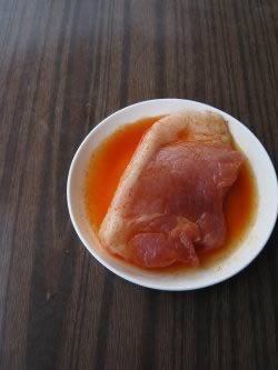 煎猪排汉堡的做法