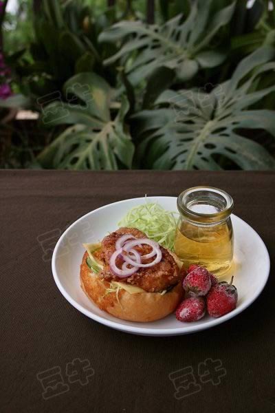 煎猪排汉堡的做法