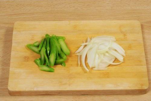 黑胡椒酱炒牛河的做法