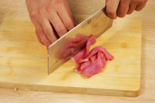 黑胡椒酱炒牛河的做法