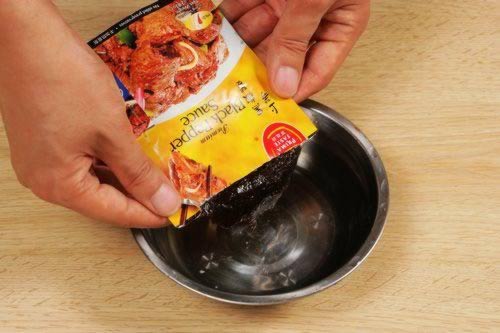 黑胡椒酱炒牛河的做法