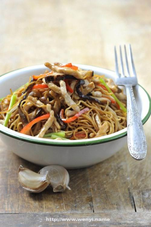 肉丝炒面的做法