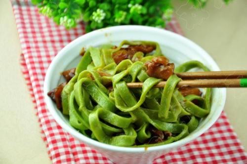 菠菜面条的做法