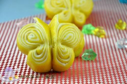 蝴蝶花卷的做法