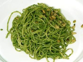 牛肝菌排配罗勒炒面的做法