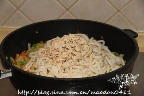鸡丝炒乌冬的做法