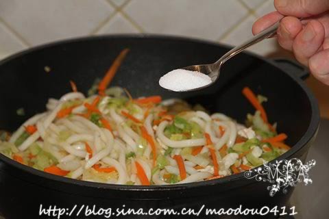 鸡丝炒乌冬的做法