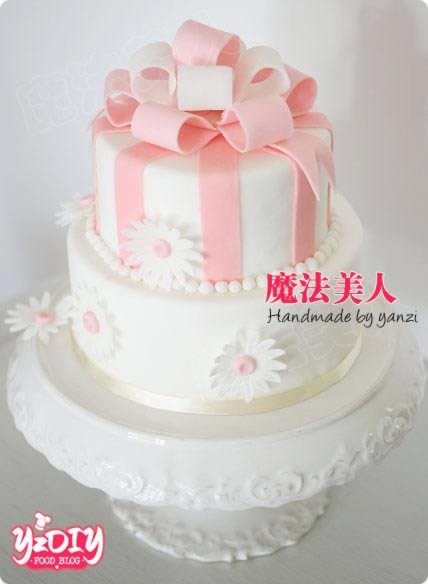 丝带太阳花双层翻糖蛋糕的做法