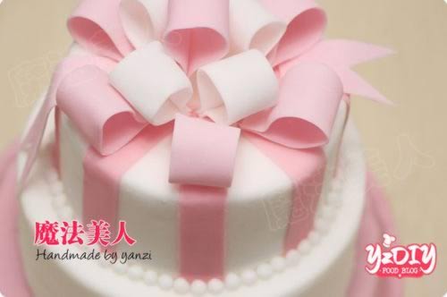 丝带太阳花双层翻糖蛋糕的做法