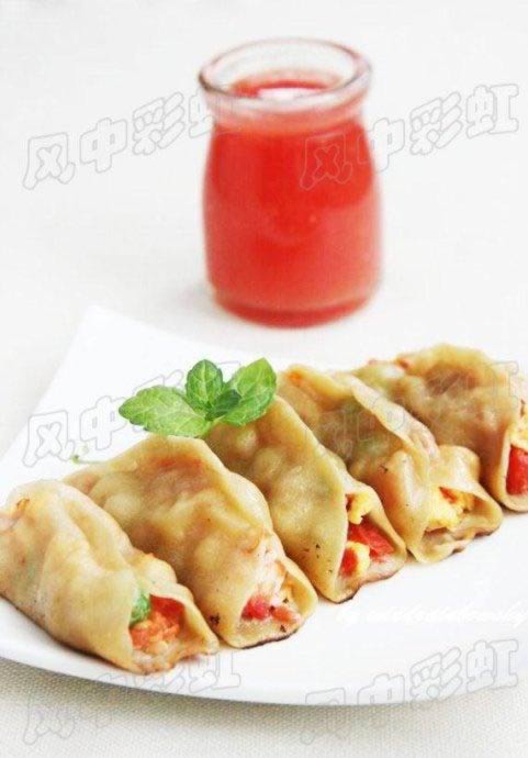 西红柿鸡蛋虾仁锅贴的做法