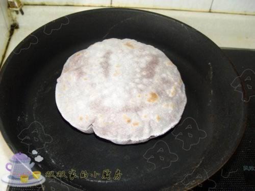 黑香米饼的做法