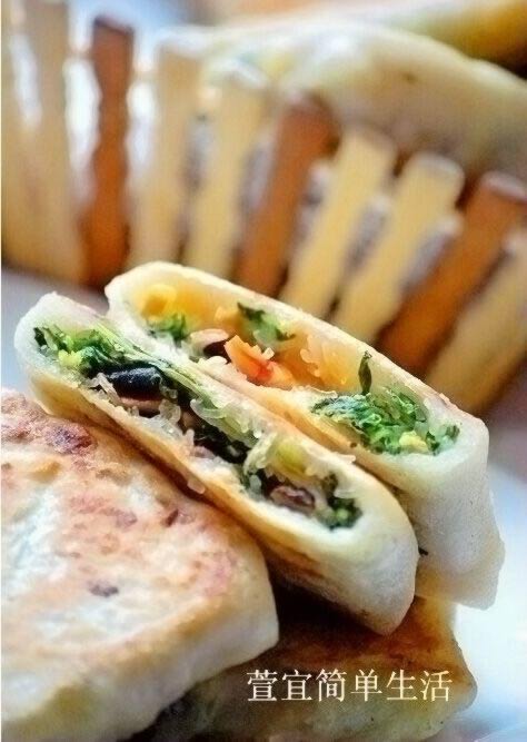 鲜虾小白菜盒子的做法