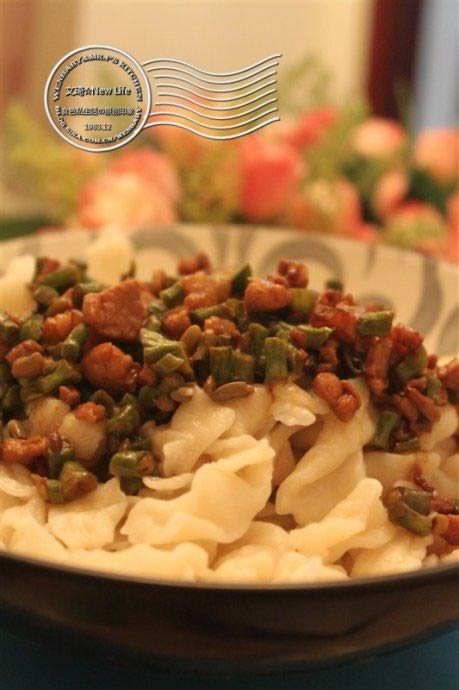 豇豆肉卤手擀面的做法