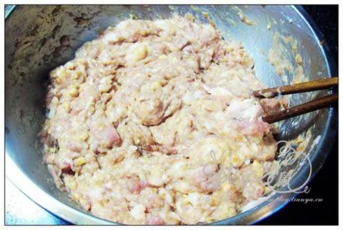 酸菜包子的做法