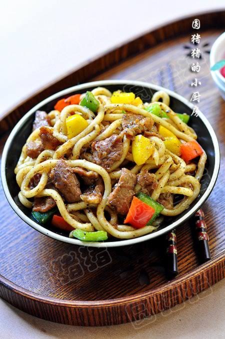黑椒猪肉炒乌冬面的做法