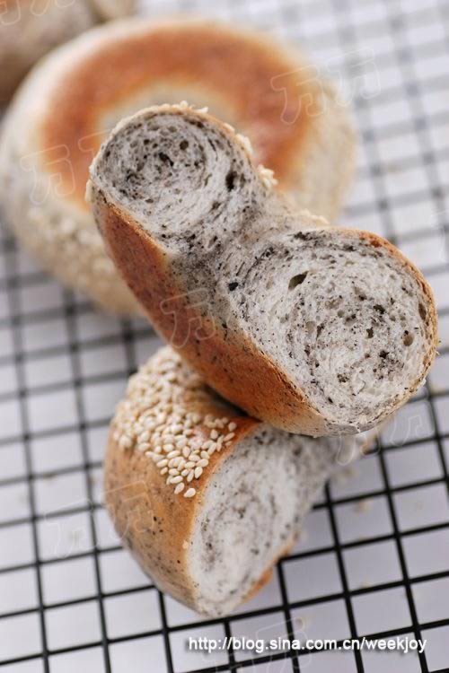 黑芝麻贝果三明治的做法