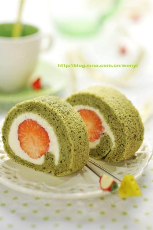 抹茶草莓蛋糕卷的做法