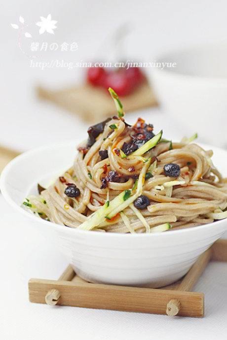 香辣豆豉荞麦凉面的做法