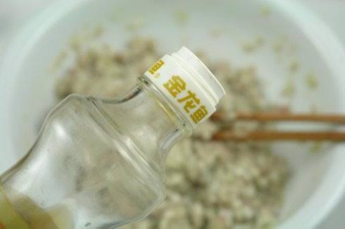 荠菜冬笋猪肉水饺的做法