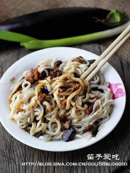 茄子炸酱面早餐的做法,怎么做,如何做好吃,图解详细步骤的做法