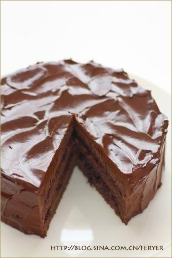 樱桃巧克力蛋糕的做法