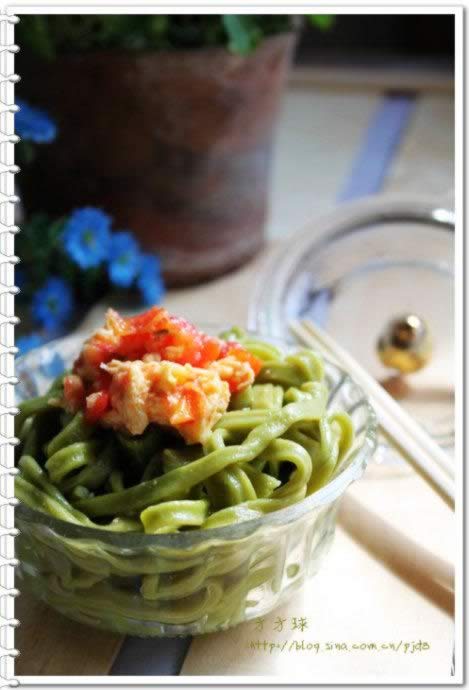 菠菜手擀面的做法