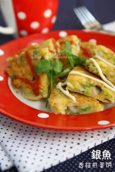 银鱼香菇煎蛋饼的做法