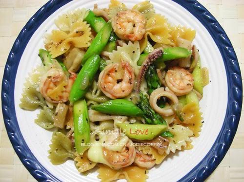 芦笋海鲜蝴蝶意面的做法