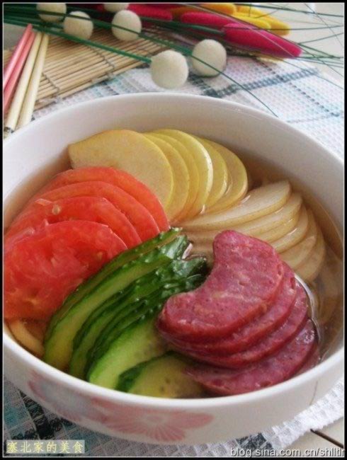 水果香肠凉面的做法