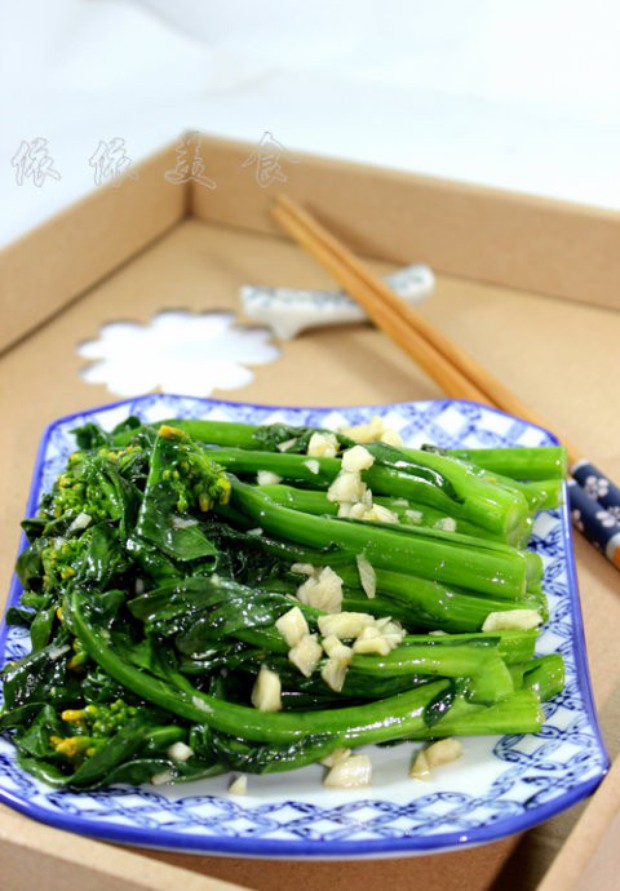 蒜蓉炒菜心的做法 蒜蓉炒菜心的做法