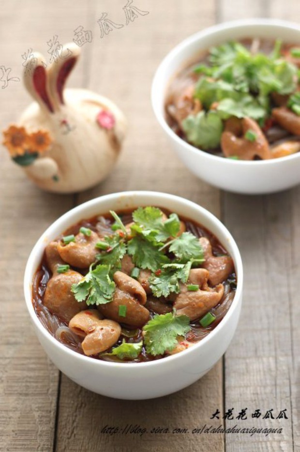 红烧肥肠+肥肠粉+土豆烧肥肠的做法 红烧肥肠+肥肠粉+土豆烧肥肠的做法