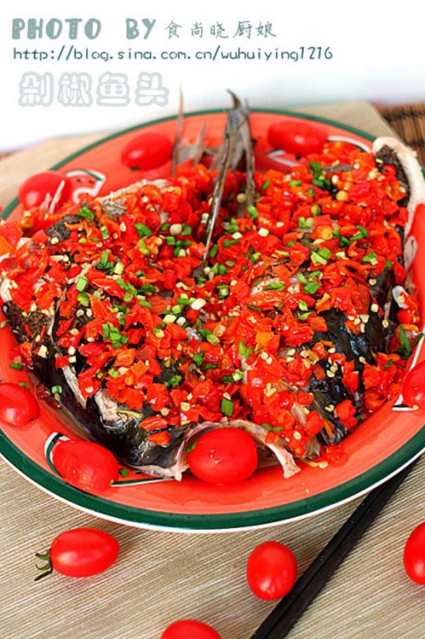 剁椒鱼头的做法 剁椒鱼头的做法