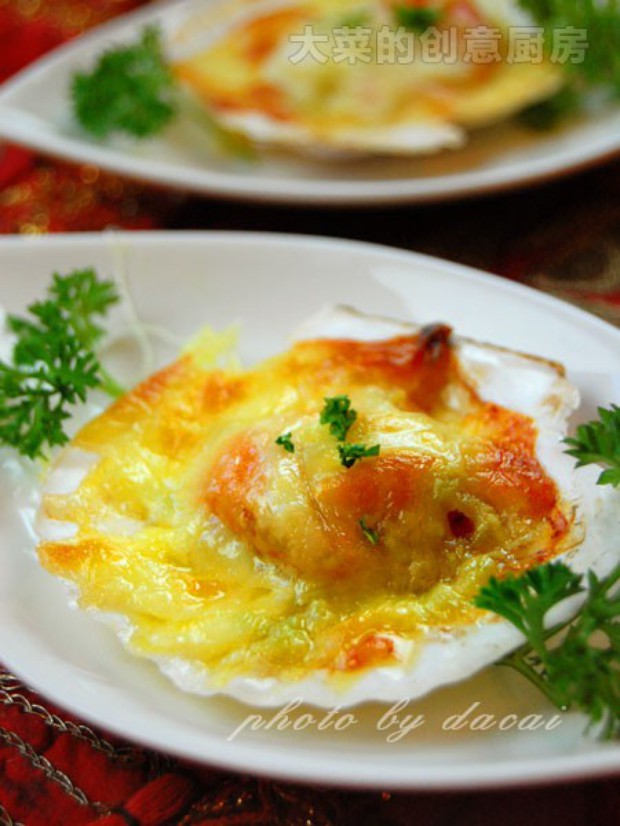 芝士蒜茸焗扇贝的做法 芝士蒜茸焗扇贝的做法