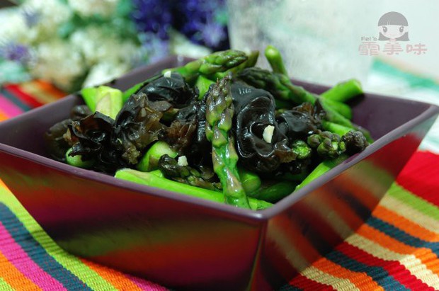 木耳芦笋的做法 木耳芦笋的做法