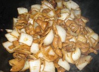 洋葱炒肥肠的做法图片步骤6