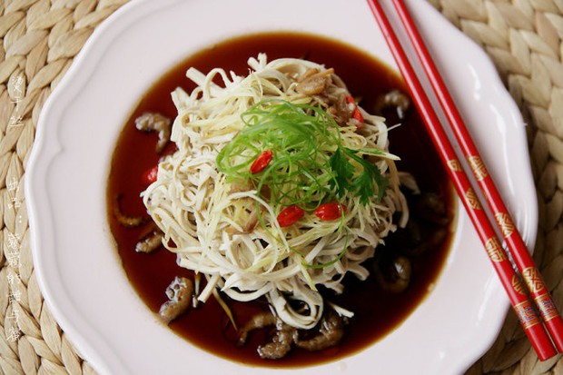 烫干丝的做法 烫干丝的做法