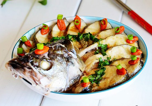 清蒸开屏鲈鱼的做法 清蒸开屏鲈鱼的做法