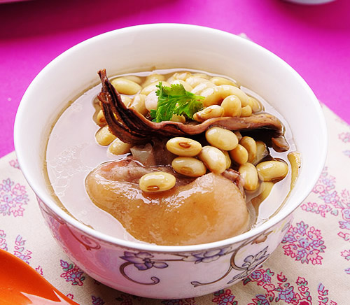 第5步墨鱼黄豆炖猪蹄的家常做法图片步骤