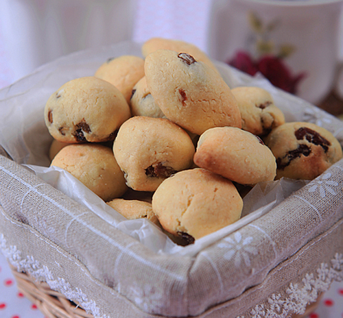 葡萄干椰蓉球的做法 葡萄干椰蓉球的做法