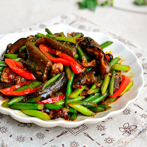 蒜苔烧鳝鱼的做法 蒜苔烧鳝鱼的做法