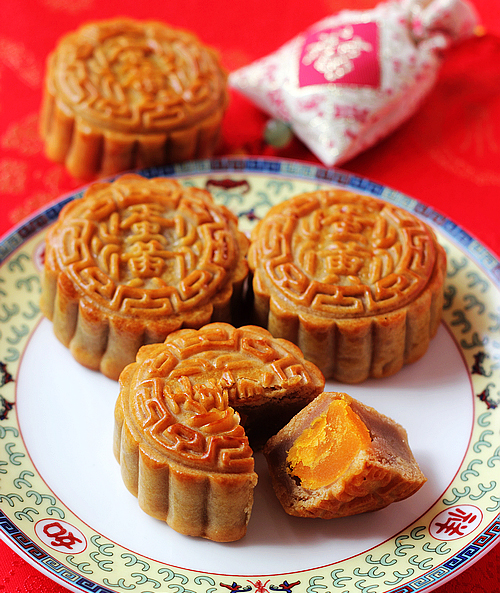 端午节小吃广式月饼 蛋黄莲蓉月饼的做法图解,如何做,蛋黄莲蓉月饼怎么做好吃的做法