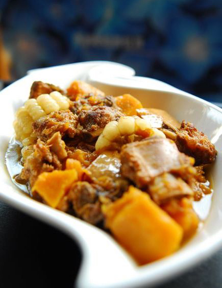 第2步自制美味排骨煨玉米南瓜的家常做法图片步骤