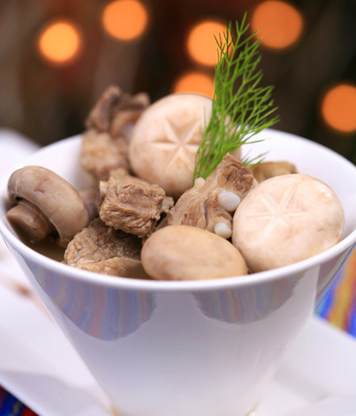 养生煲汤 白蘑菇排骨汤的做法图解,如何做,白蘑菇排骨汤怎么做好吃的做法