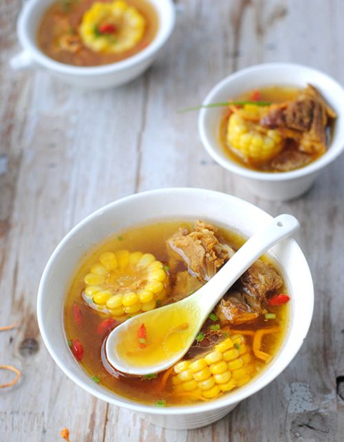 养生煲汤 虫草花玉米大骨汤的做法图解,如何做,虫草花玉米大骨汤怎么做好吃的做法