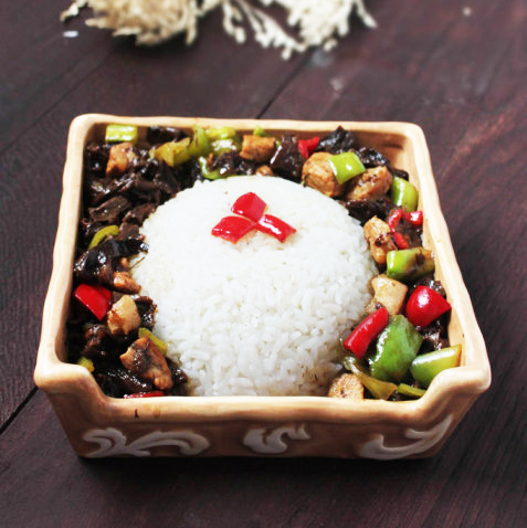 第1步超级美味的松蘑盖饭的家常做法图片步骤