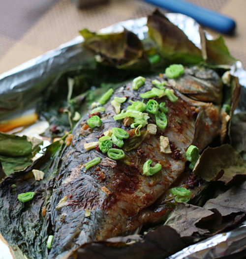 第4步荷叶烤鱼的家常做法图片步骤